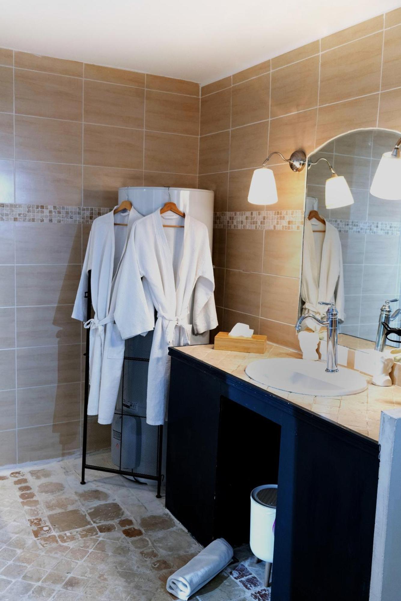 Les Canoubiers Luxe Et Serenite Au Coeur De Saint-Tropez Suites Spacieuses Avec Jardin Enchanteur المظهر الخارجي الصورة