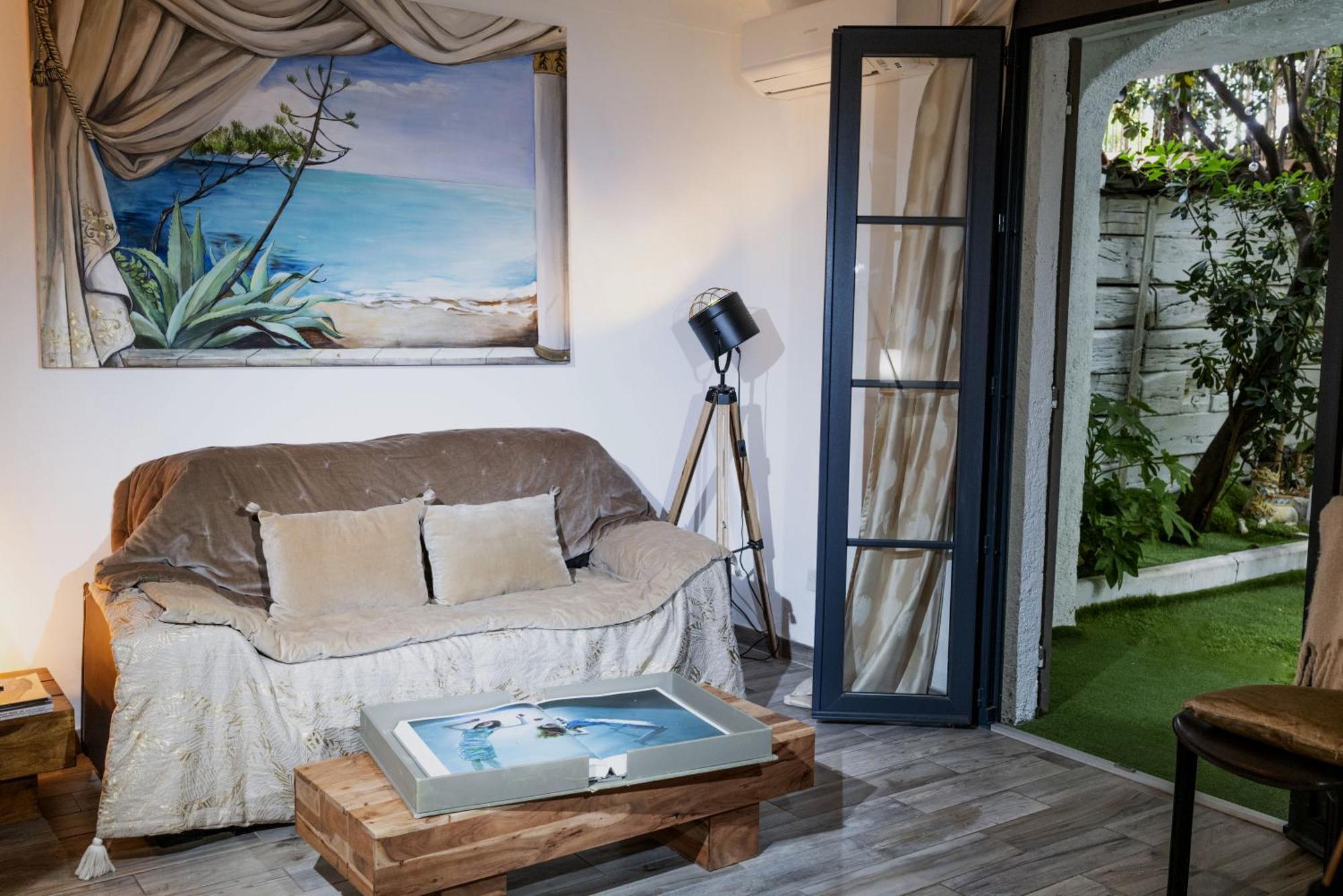 Les Canoubiers Luxe Et Serenite Au Coeur De Saint-Tropez Suites Spacieuses Avec Jardin Enchanteur الغرفة الصورة